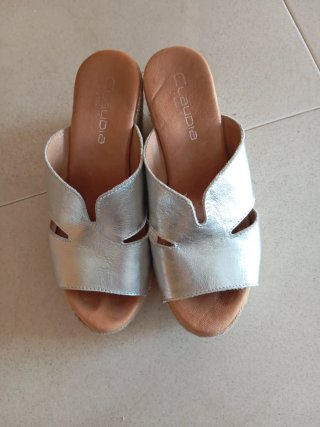 Sandalias cuña verano doradas/plateadas