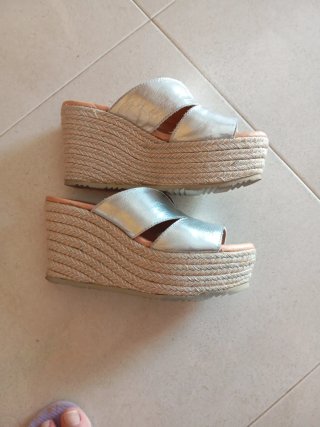 Sandalias cuña verano doradas/plateadas