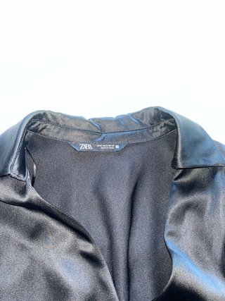 Vestido negro bordado Zara