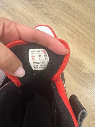 Zapatillas deportivas altas rojas y blancas