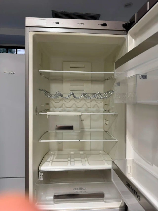 FRIGORIFERO SIEMENS 2,00m A++ INOX