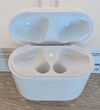 Auriculares Apple AirPods con estuche