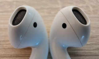 Auriculares Apple AirPods con estuche