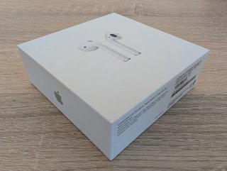 Auriculares Apple AirPods con estuche