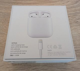 Auriculares Apple AirPods con estuche