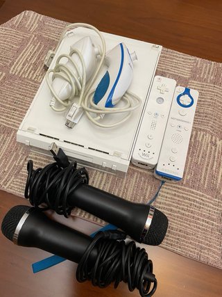 Consola Wii + Juegos y Accesorios