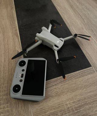 DJI Mini 3 con control DJI RC