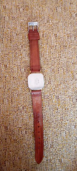 Reloj de pulsera / A wristwatch Cuatro relojes