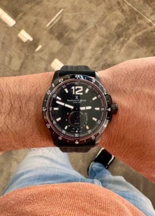 Reloj de pulsera / A wristwatch Cuatro relojes
