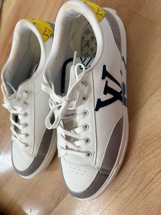 Sneakers Louis Vuitton Bianche e Grigie