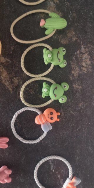 Gomillas pelo infantil con figuras