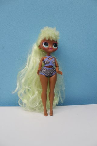 Muñeca de moda articulada Lady Diva de la línea O.
