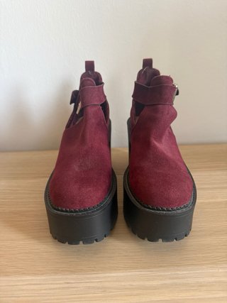 Tacones Plataforma Borgoña con Hebilla