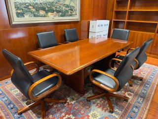 MESA REUNIONES Y SILLAS