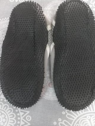 Escarpines grises talla 32