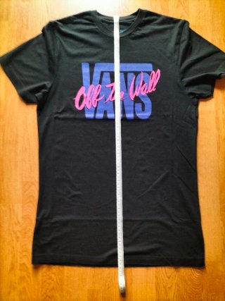 Camiseta Vans Custom. Negra. Logo clásico. Talla M