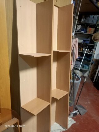 Estanterías de madera (1.95m y 1.85m) las dos 100€
