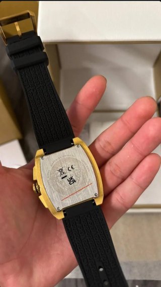 Reloj Versace Dorado y Negro