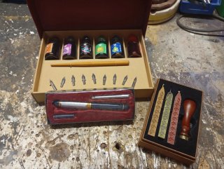 Collezione di inchiostri e penne stilografiche