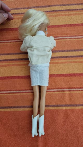 Barbie Anni '90. Si pettina da sola