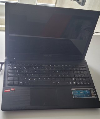 ASUS X55U Portátil 1TB HDD 4GB RAM