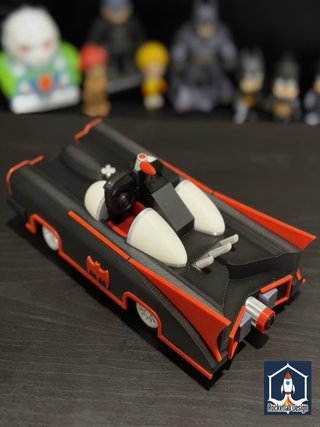 Figura Batman / Batmovil 1966 3D