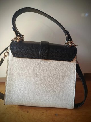 Bolso Guess Bicolor Negro y Blanco