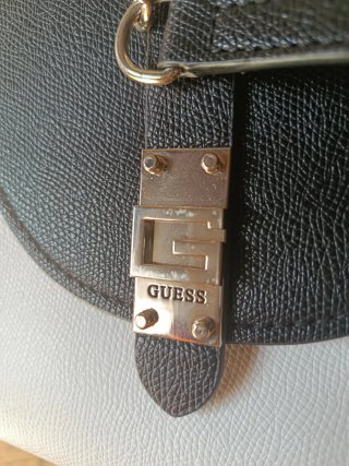 Bolso Guess Bicolor Negro y Blanco