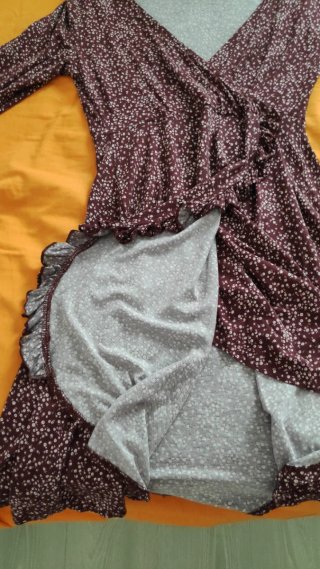 Vestido corto estampado de Pull&Bear.