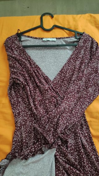 Vestido corto estampado de Pull&Bear.