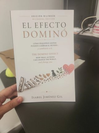 Libro solidario bilingüe español/inglés.