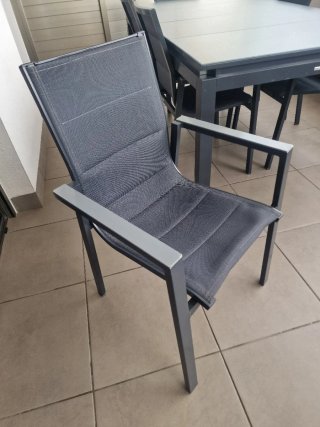 Mesa extensible y 6 sillas exterior