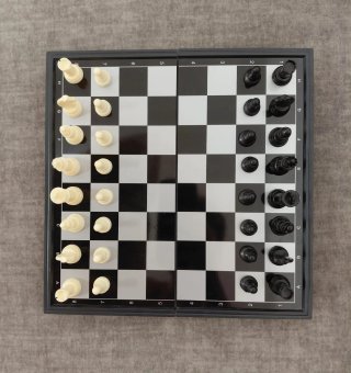 Tablero de ajedrez magnético plegable