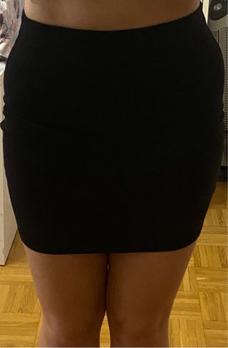 Falda tubo negra corta