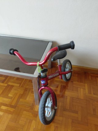 Bicicleta sin pedales Chicco Roja