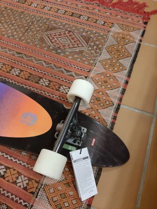 Skate Globe con diseño gráfico