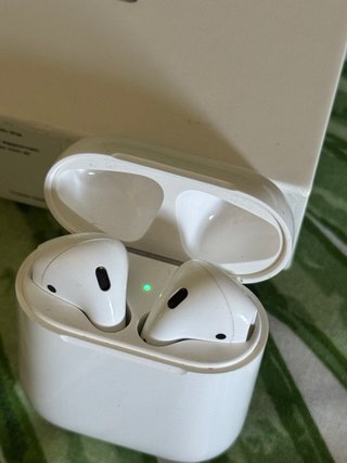 Lote Apple: Watch SE + AirPods 2 + Magic Mouse