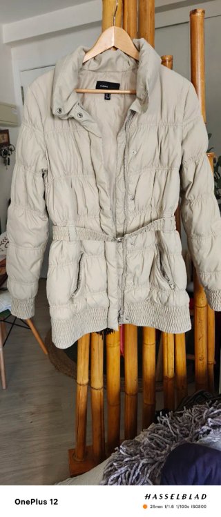 Anorak mujer beige plumas