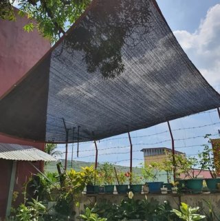 Toldo de 3X3 negro para exterior.