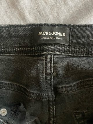 Pantalones cortos Jack & Jones negros rotos