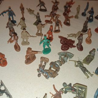 Lotto 200 soldatini scala 1/72 HO