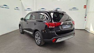 Mitsubishi Outlander 200 MPI Motion CVT 2WD 7 Plazas AUTOMATICO