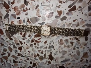 Reloj Louis Valentin Dorado