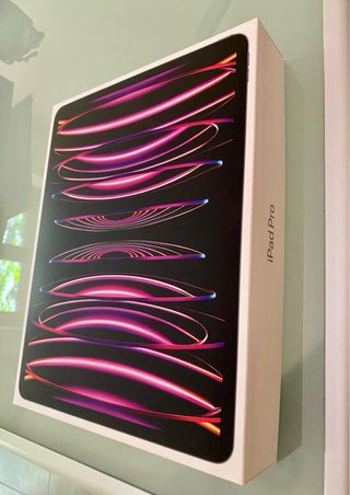 iPad Pro 12,9” 6ª Gen 128GB Wi-Fi + Magic Keyboard