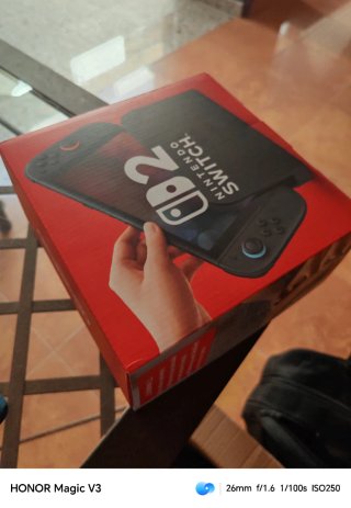 Nintendo Switch sigillata + custodia Mario Kart