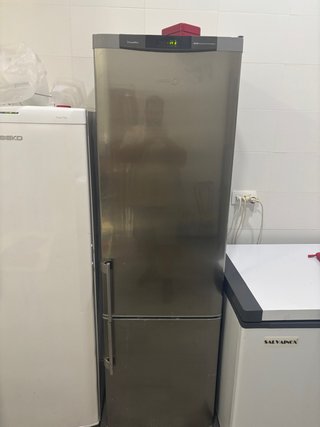 Nevera combi plateada