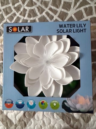 Flor Loto Solar para Piscina