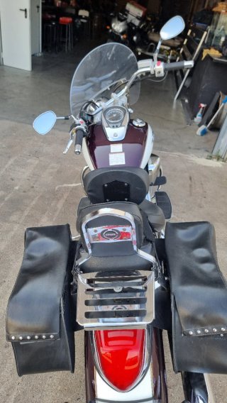 Suzuki Intruder 800c Custom Blanco/Burdeos