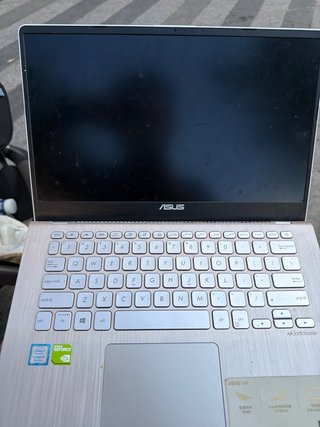 ASUS VivoBook i5 8GB SSD MX150