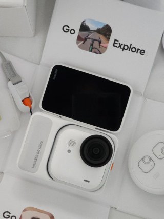 Insta360 GO Ultra + Tarjeta 128GB